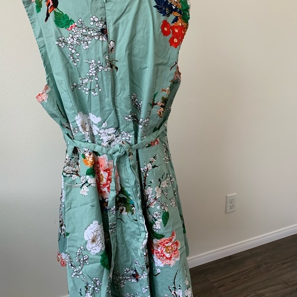 Dress - Picture 3 of 6